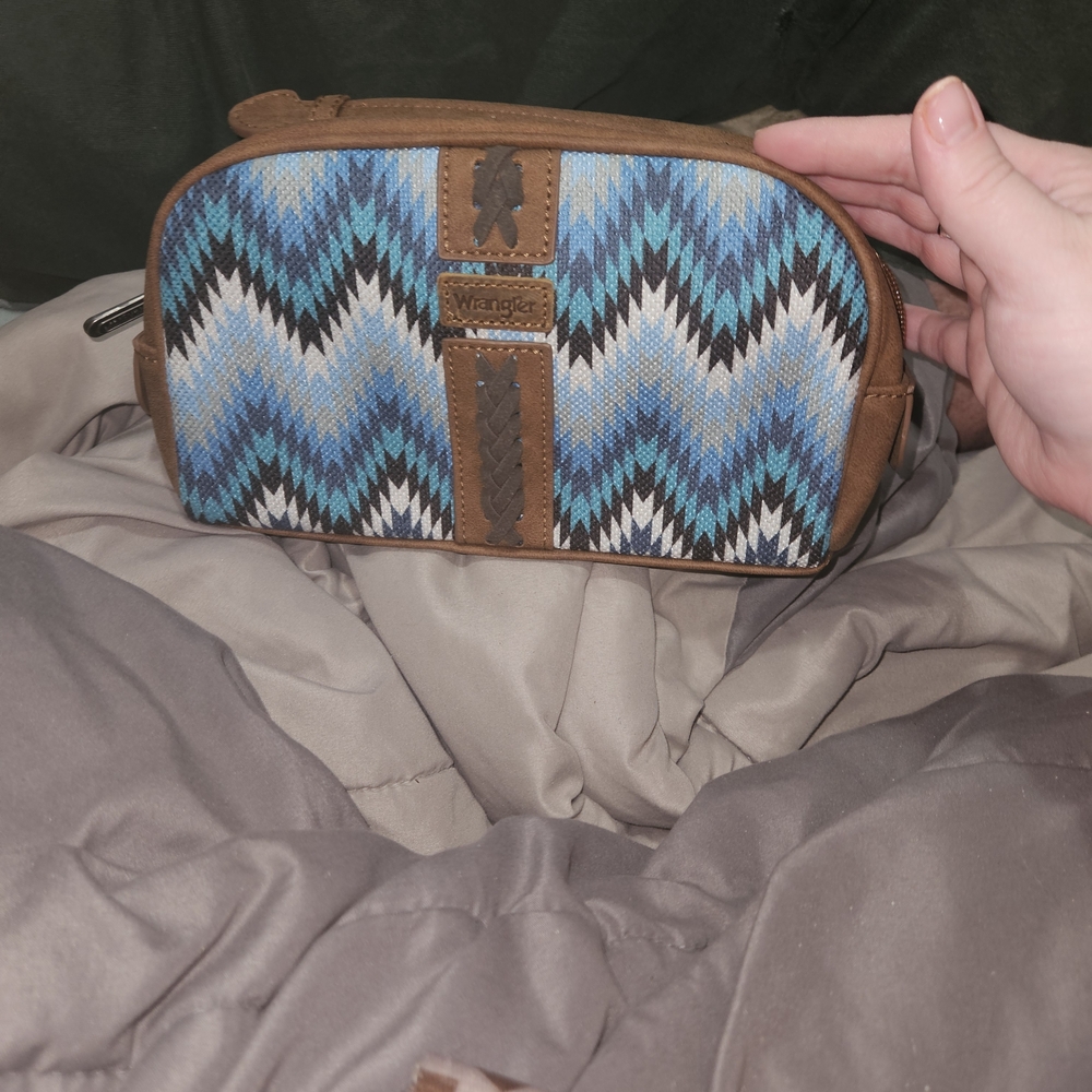 Wrangler Chevron Patterned Toiletry Bag